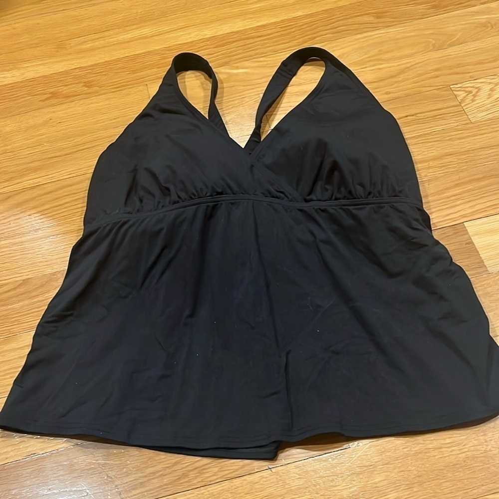 Lands end women’s  black tankini top size 24W.